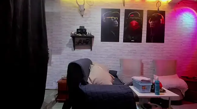 Kimmymadison- online show from 15, 2, 2025