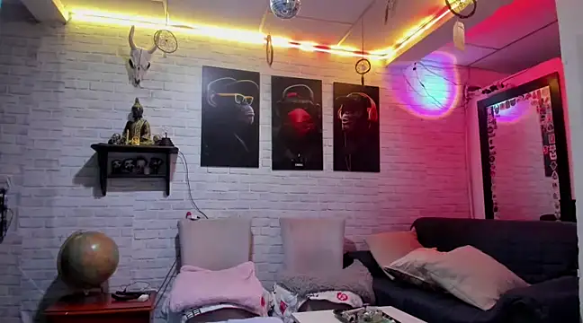 Kimmymadison- online show from 26, 2, 2025