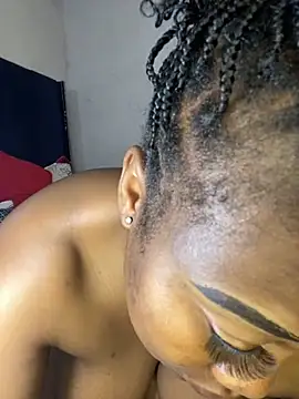 AssMilkymellowxx online show from 3, 10, 2025