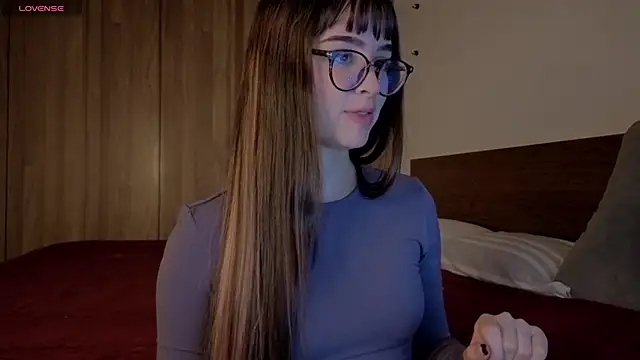 Roxxy mora online show from 4, 6, 2026