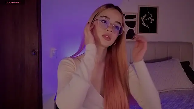 Roxxy mora online show from 5, 2, 2026