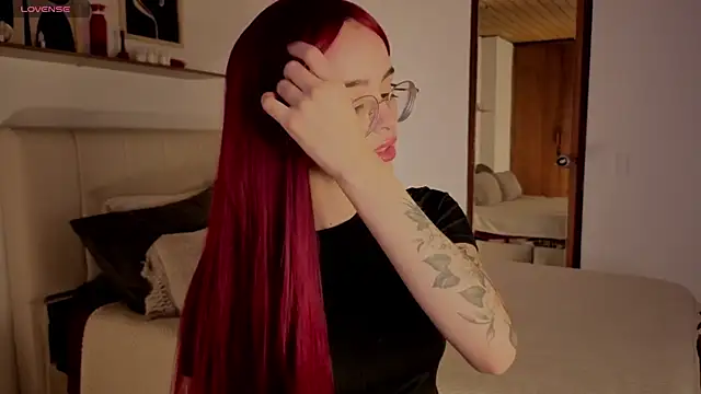 Snapshot of Roxxy_mora chatting on 20, 10, 2025 Roxxy mora online show from 20, 10, 2025