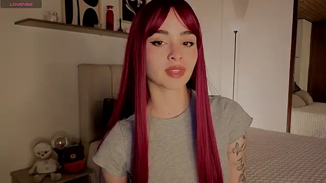 Snapshot of Roxxy_mora chatting on 9, 10, 2025 Roxxy mora online show from 9, 10, 2025