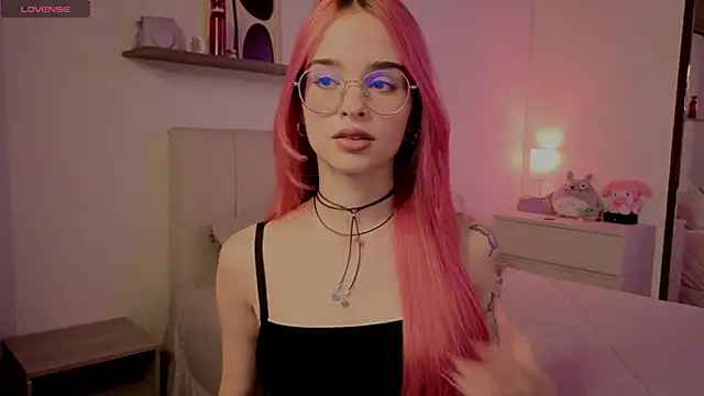 Roxxy mora online show from 2, 12, 2025