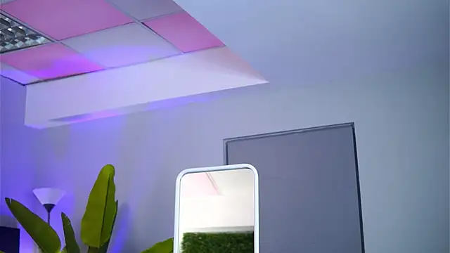 RaquelleVon online show from 7, 10, 2025