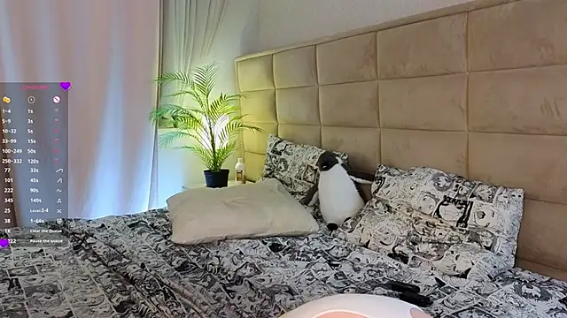 AsteriaHamel online show from 28, 2, 2025