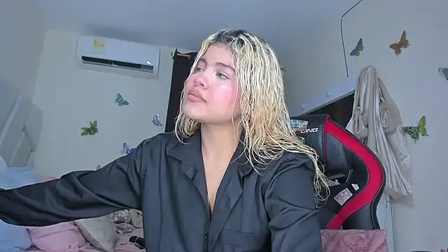 sofiacastillo01 online show from 22, 9, 2025