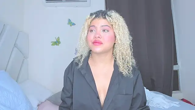 sofiacastillo01 online show from 10, 4, 2026