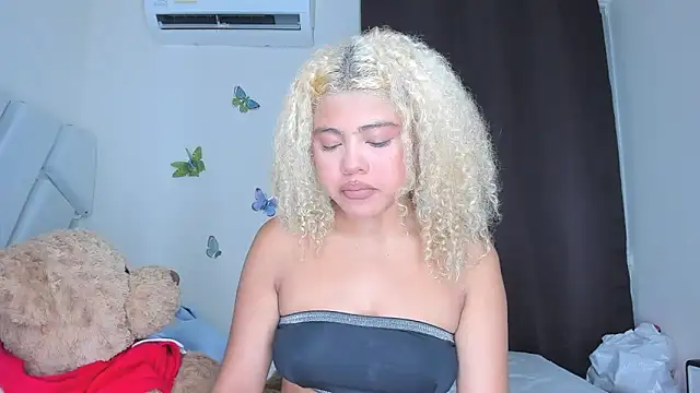 sofiacastillo01 online show from 6, 1, 2026