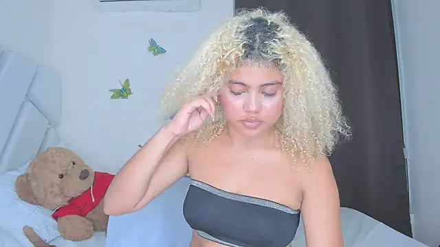 Snapshot of sofiacastillo01 chatting on 24, 2, 2026 sofiacastillo01 online show from 24, 2, 2026