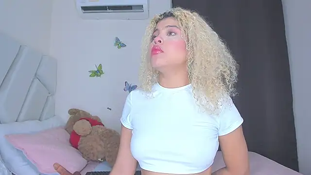 Snapshot of sofiacastillo01 chatting on 28, 2, 2026 sofiacastillo01 online show from 28, 2, 2026