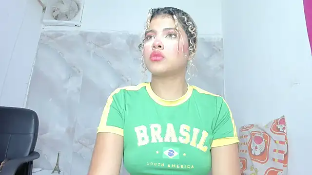 Snapshot of sofiacastillo01 chatting on 16, 5, 2026 sofiacastillo01 online show from 16, 5, 2026