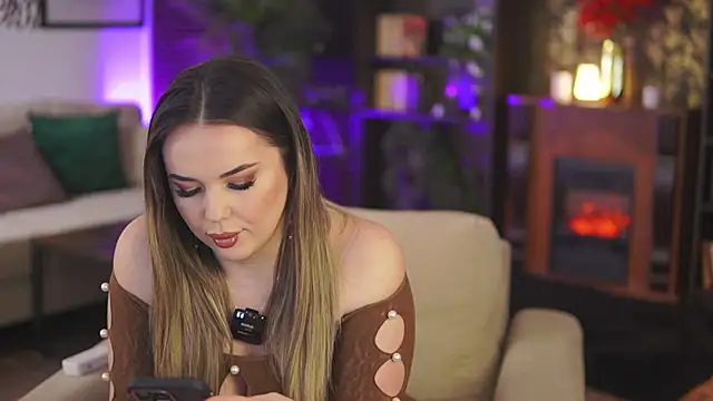 EvaSunderland online show from 1, 3, 2025