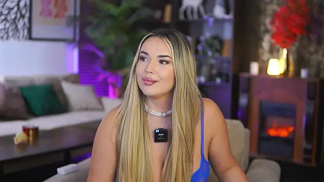 Snapshot of EvaSunderland chatting on 18, 1, 2026 EvaSunderland online show from 18, 1, 2026