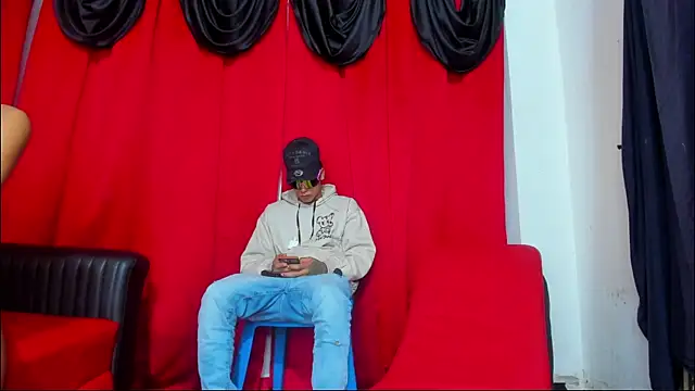 Extreme Team8 online show from 13, 11, 2025