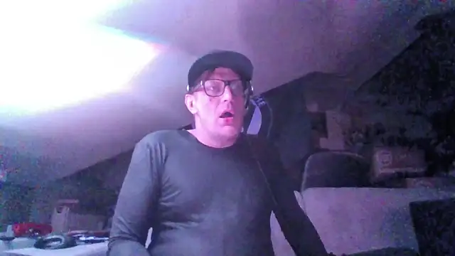 Bigthroaterboy online show from 27, 10, 2025