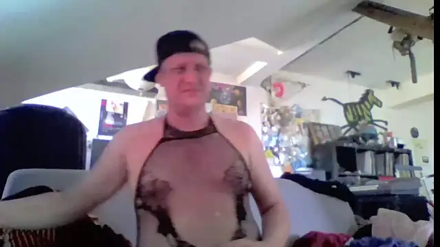 Snapshot of Bigthroaterboy chatting on 25, 5, 2026 Bigthroaterboy online show from 25, 5, 2026