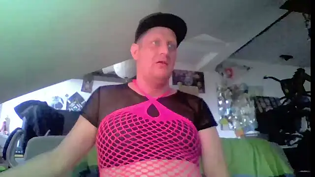 Snapshot of Bigthroaterboy chatting on 12, 6, 2026 Bigthroaterboy online show from 12, 6, 2026