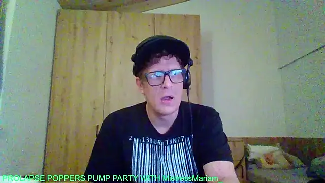 Bigthroaterboy online show from 10, 9, 2025