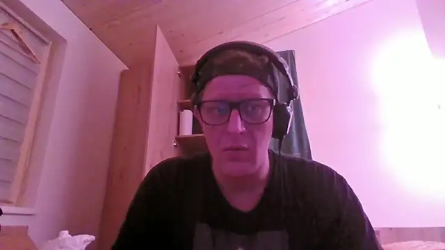 Bigthroaterboy online show from 2, 10, 2025