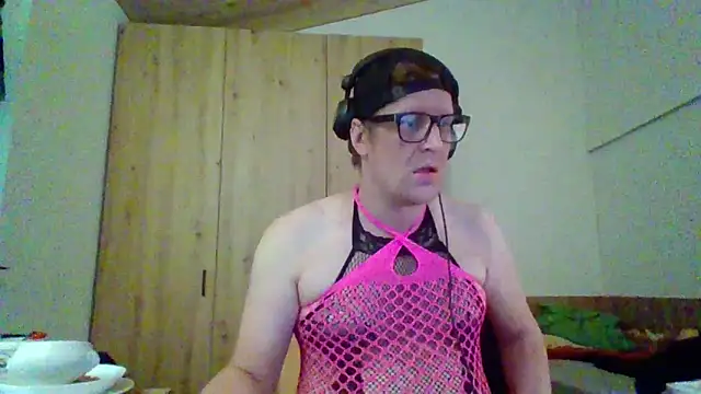 Bigthroaterboy online show from 16, 9, 2025