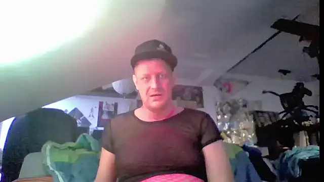 Snapshot of Bigthroaterboy chatting on 1, 6, 2026 Bigthroaterboy online show from 1, 6, 2026