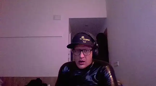 Bigthroaterboy online show from 8, 3, 2025