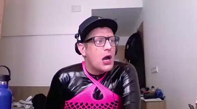 Bigthroaterboy online show from 16, 3, 2025