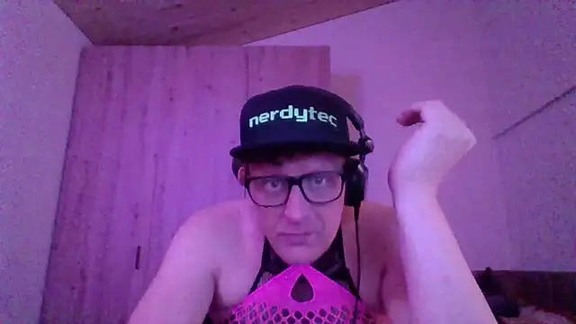 Bigthroaterboy online show from 8, 10, 2025