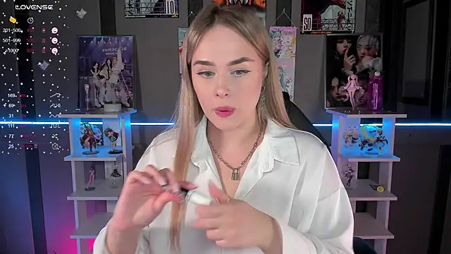 Snapshot of Ellen_Soft chatting on 12, 11, 2025 Ellen Soft online show from 12, 11, 2025