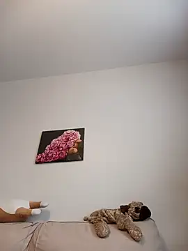 Snapshot of Women-pleasures chatting on 5, 3, 2025 Women-pleasures online show from 5, 3, 2025