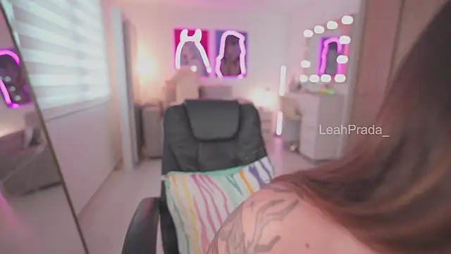 LeahPrada  online show from 18, 1, 2026