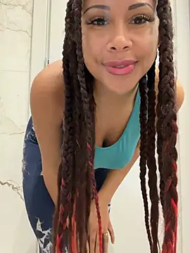 Snapshot of HaileyDiana chatting on 4, 3, 2026 HaileyDiana online show from 4, 3, 2026