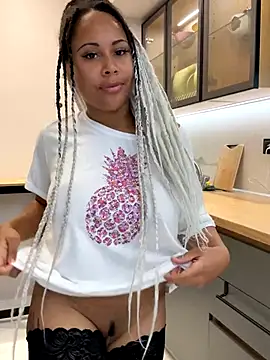 HaileyDiana online show from 18, 10, 2025