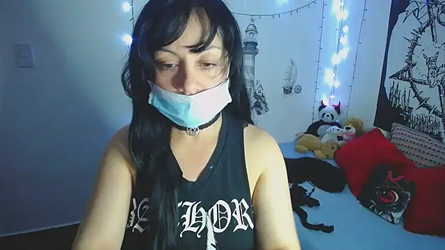 Snapshot of lili_peach chatting on 13, 12, 2024 lili peach online show from 13, 12, 2024