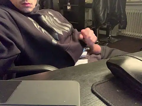 Snapshot of KendrickJiz chatting on 18, 5, 2026 KendrickJiz online show from 18, 5, 2026
