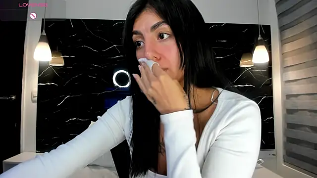 ANTONELLA  ROUSE  online show from 15, 3, 2025