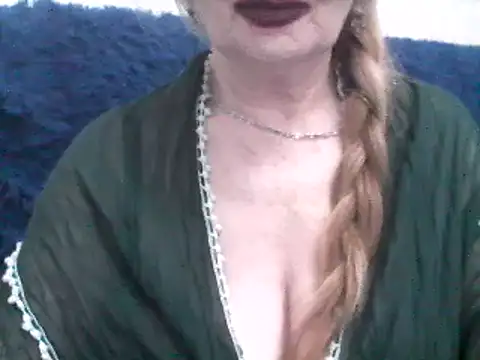 CarlyTreat online show from 18, 3, 2025