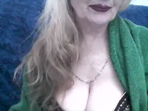 CarlyTreat online show from 12, 3, 2025