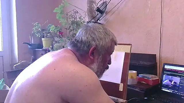 Snapshot of Art_Ass chatting on 7, 7, 2026 Art Ass online show from 7, 7, 2026