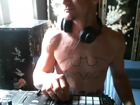 trash4cash online show from 4, 10, 2025