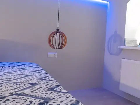 AlyssaNeon online show from 10, 2, 2025