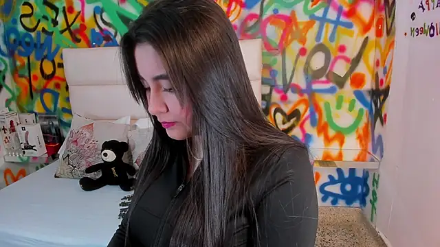 Liana Bernocchi online show from 10, 11, 2025