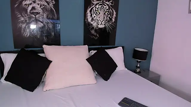 Liana Bernocchi online show from 3, 3, 2025