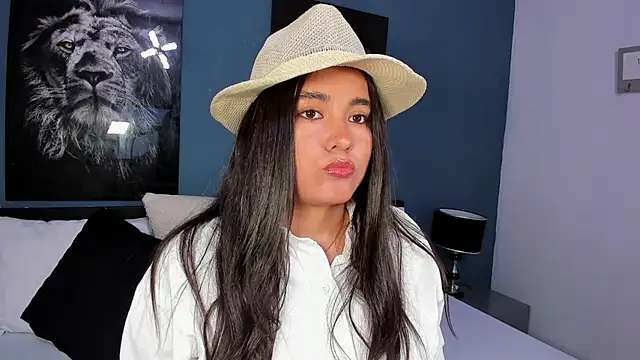 Liana Bernocchi online show from 6, 3, 2025