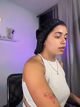 Snapshot of JoselinFlower_ chatting on 19, 12, 2025 JoselinFlower online show from 19, 12, 2025