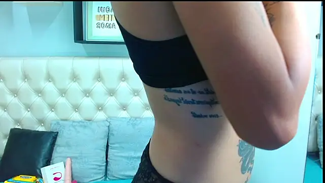 lucia marks online show from 27, 2, 2025