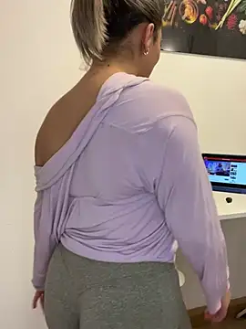 Mia lovee1 online show from 14, 12, 2024