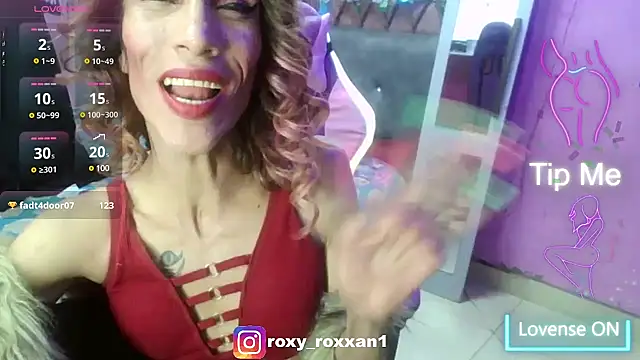 Snapshot of roxy_roxxan chatting on 23, 3, 2025 roxy roxxan online show from 23, 3, 2025