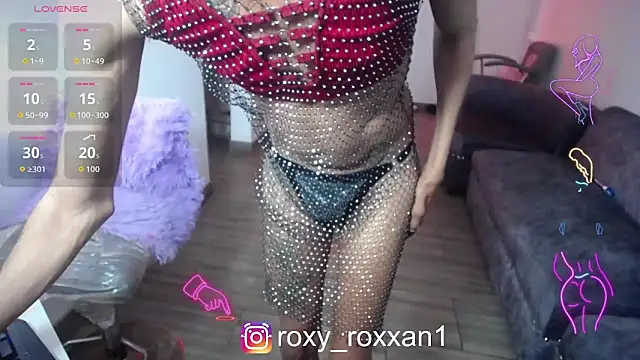 Snapshot of roxy_roxxan chatting on 17, 9, 2025 roxy roxxan online show from 17, 9, 2025